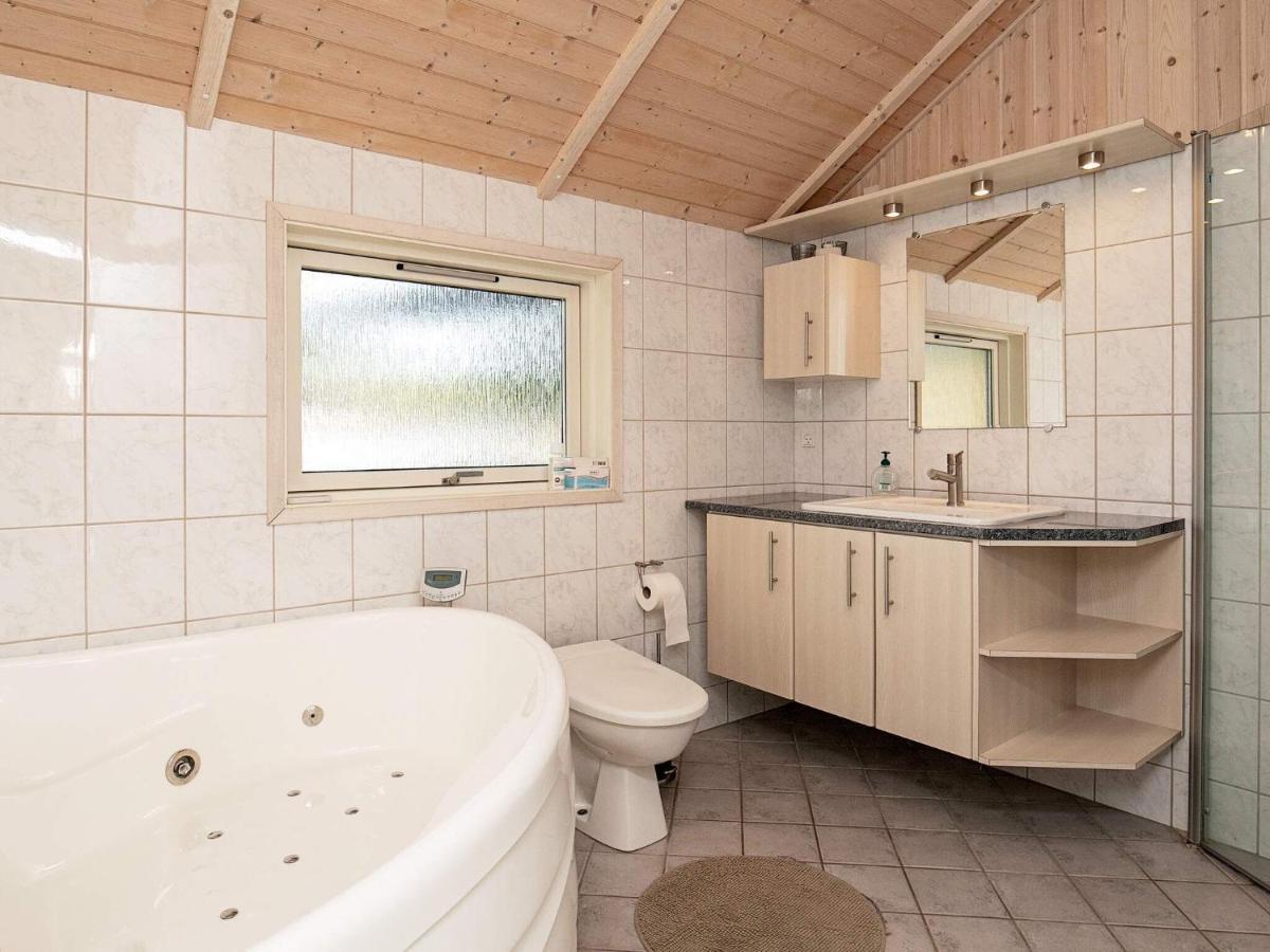 Three-Bedroom Holiday Home In Rodby 38 Kramnitse Exteriér fotografie